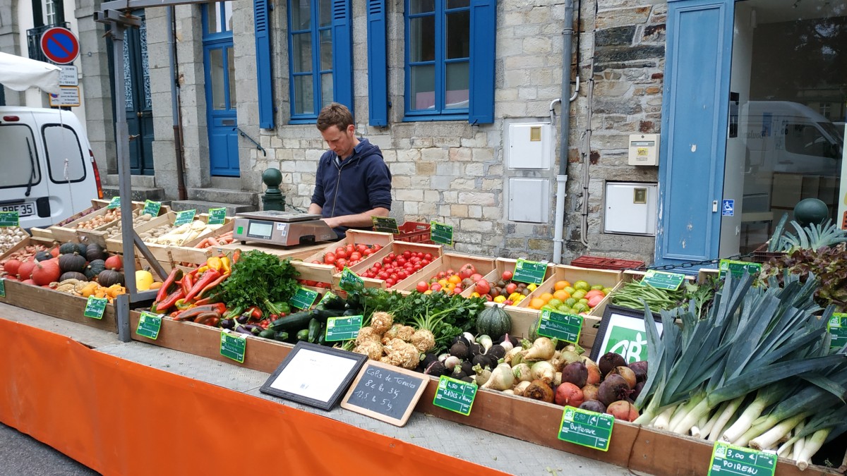 https://www.demeter.fr/wp-content/uploads/2022/03/Photo-marche-Damien-Monnerie.jpg