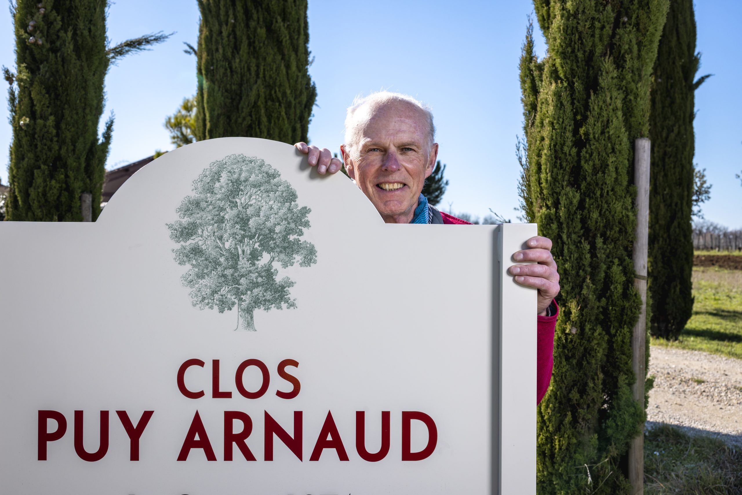 https://www.demeter.fr/wp-content/uploads/2022/12/Portrait-Thierry-Valette-proprietaire-Clos-Puy-Arnaud-Julie-Metifet-scaled.jpg