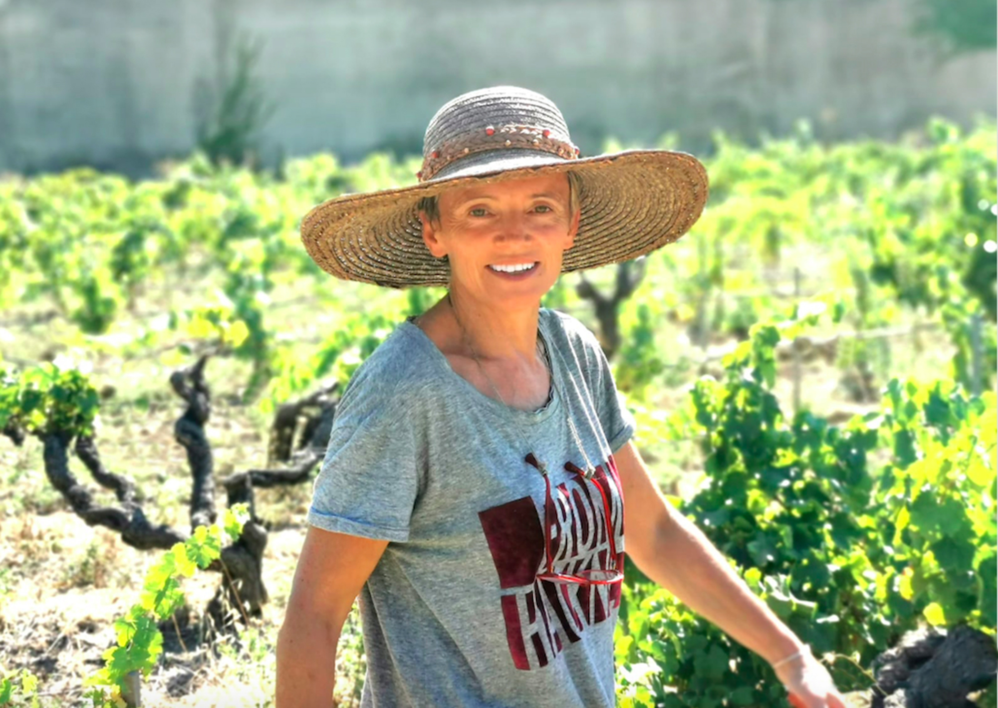https://www.demeter.fr/wp-content/uploads/2024/01/photo-Stephanie-Rougnon-dans-les-vignes-V2-stephanie-rougnon.jpg